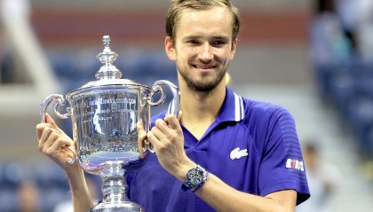 开云体育下载-美网完胜戴维斯杯，梅德韦杰夫扛起全队