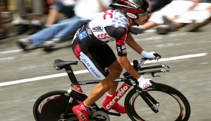 开云体育-西甲国家德比之夜，福克斯关键进球定乾坤，足球如何成为西班牙的第二宪法