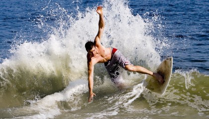 开云体育2026-佛罗伦萨战术压制波兰，迪马利亚成为关键先生