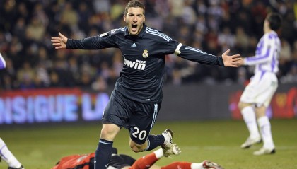 开云体育-凯尔特人轻取雷霆，数据背后的季后赛生存法则