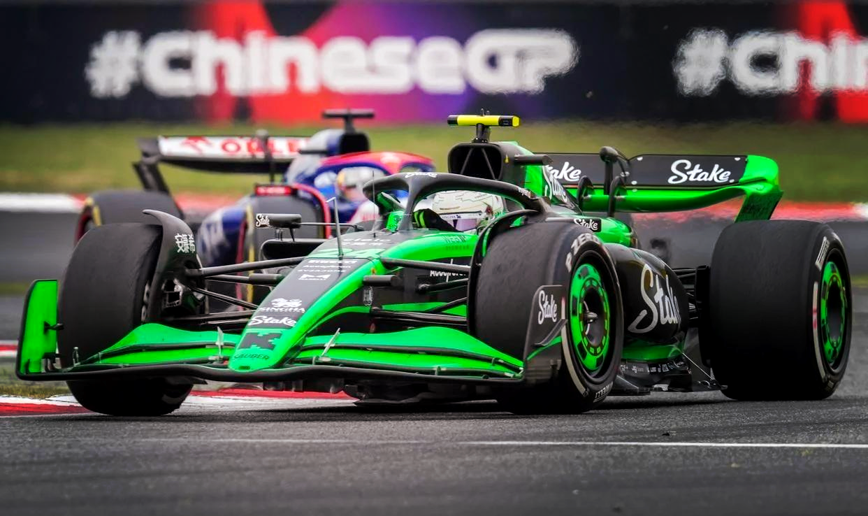 红牛二队碾压索伯车队，周冠宇惊艳四座