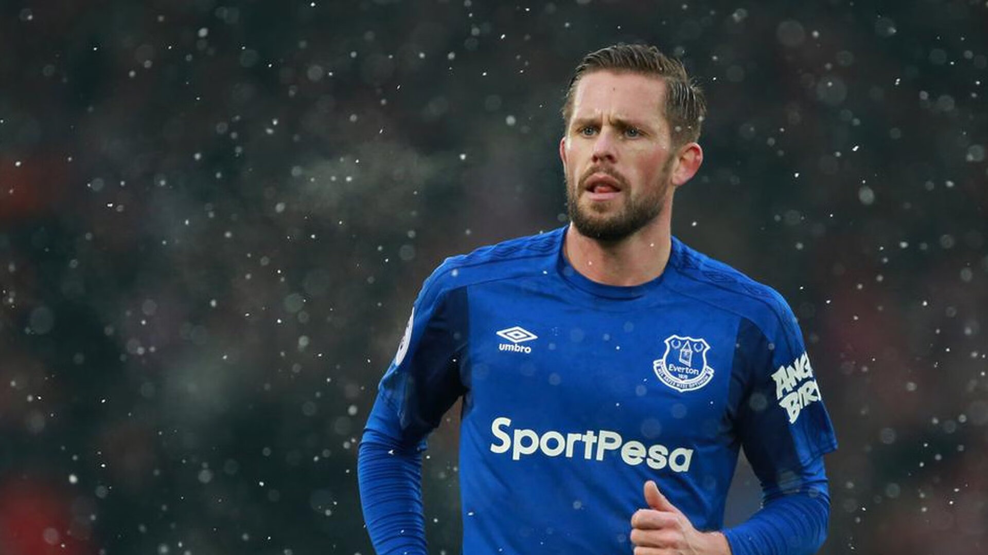 世界排名争夺战焦点战，篮网连续得分压制雷霆，揭示现代篮球的残酷进化