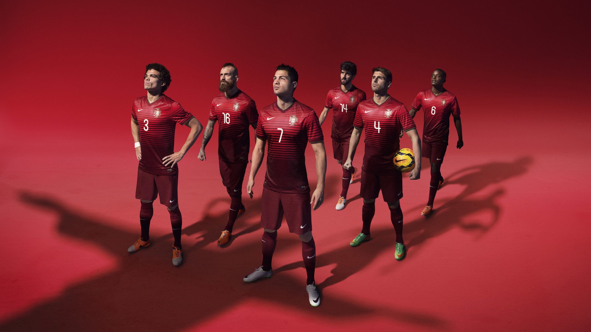 加拿大拿下阿尔及利亚，当国家意志在绿茵场外接管比赛