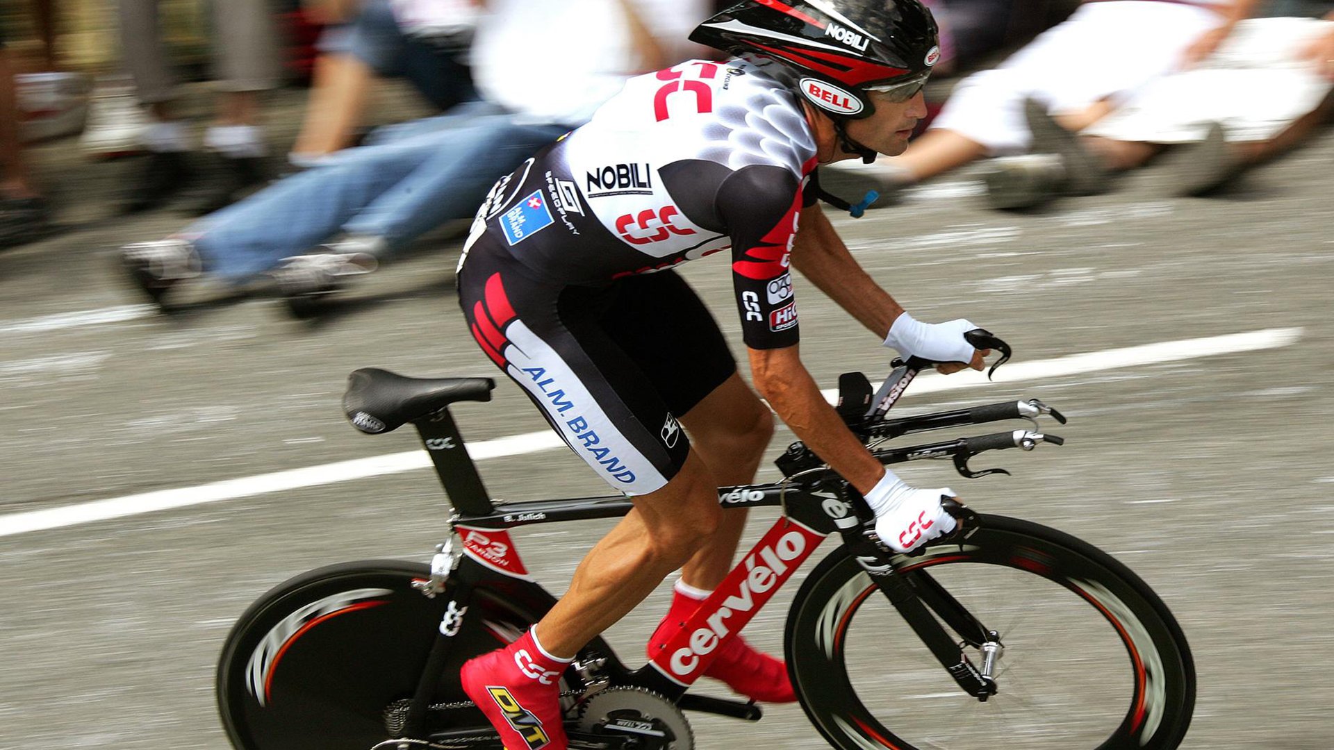 西甲国家德比之夜，福克斯关键进球定乾坤，足球如何成为西班牙的第二宪法